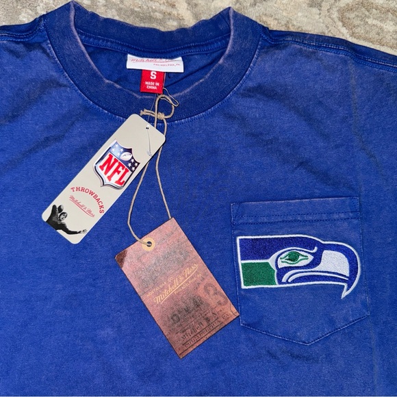 Mitchell & Ness Seattle Seahawks Vintage‎ Logo Pocket Shirt NFL Men's Size S New - Picture 3 of 3